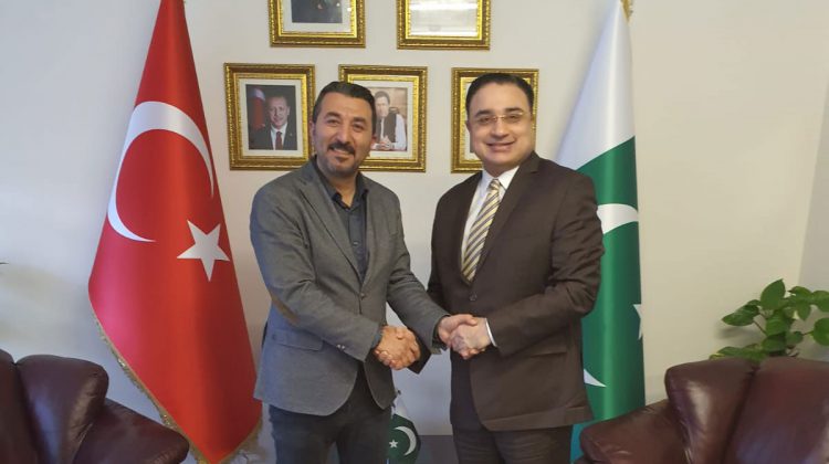 Had extreemly satım and fruitfull meeting with H.E. Bilal Khan Pasha Consul General of Paklstan ın Istanbul.